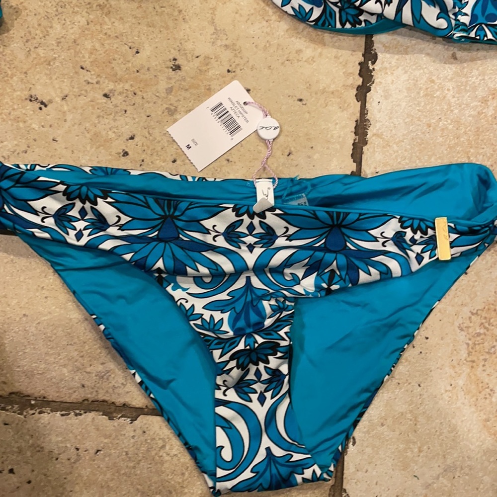 A Che’ bathing suit, mix and match size NWT - Picture 2 of 8